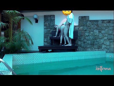 ❤️ Bos mengundang pelayan ke kolam renang, tetapi tidak bisa menahan panas ❤❌ Video porno di id.tubsexer-porn.ru ️❤